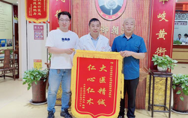 看我、看我们亲友团——病重56岁肾癌、肺淋巴转移患者，遇秦旭东院长的半年后！